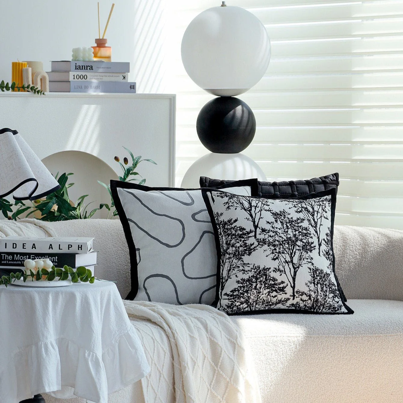 Pillow Cover - Fleur | 18x18 - Image 3